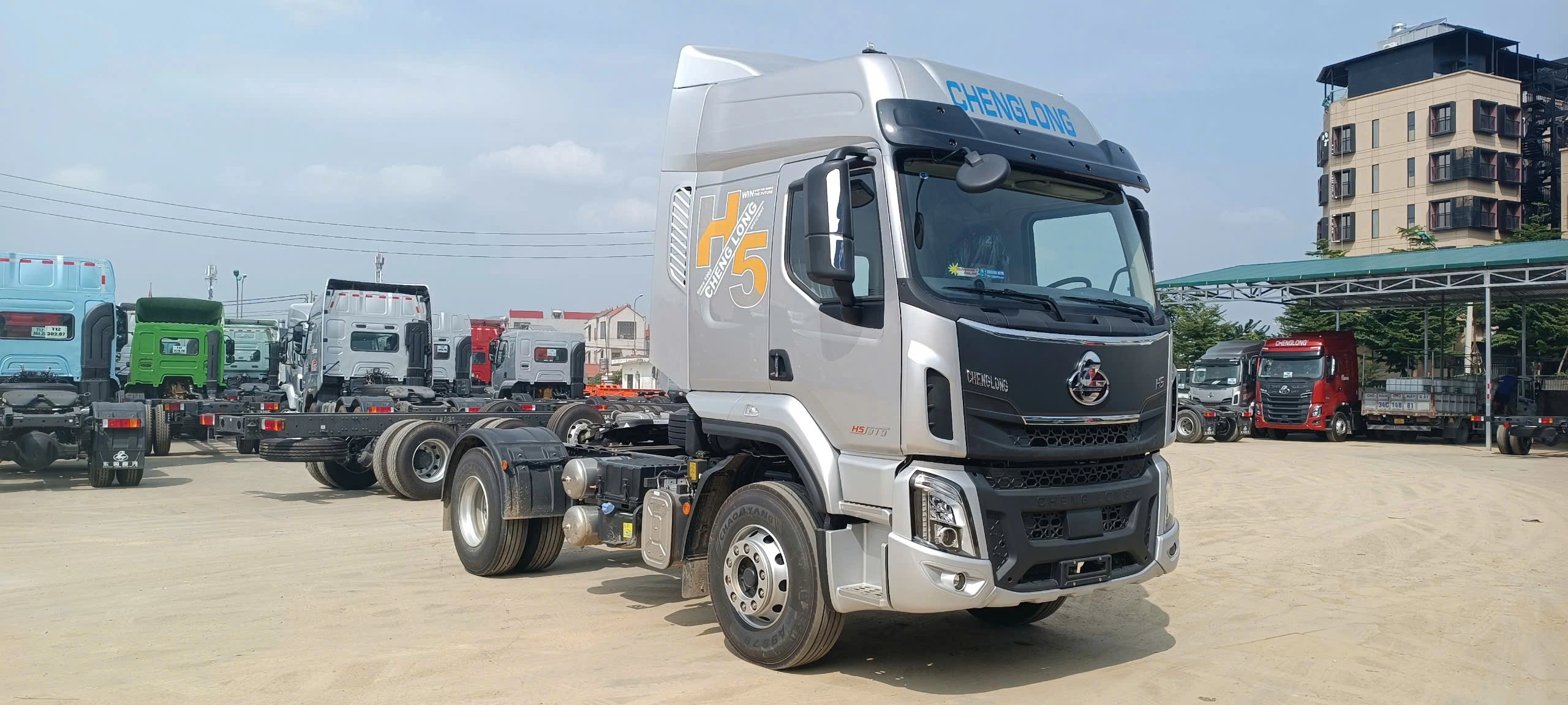 xe chenglong 1 cầu