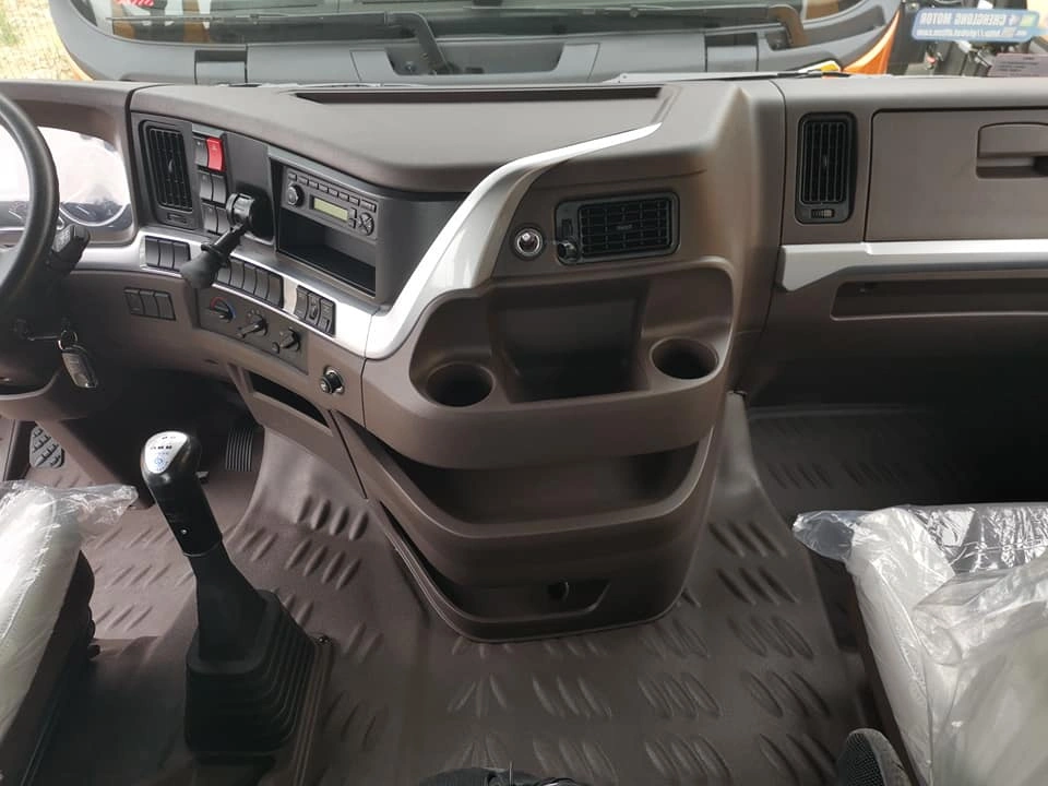 Nội thất cabin xe 5 chân